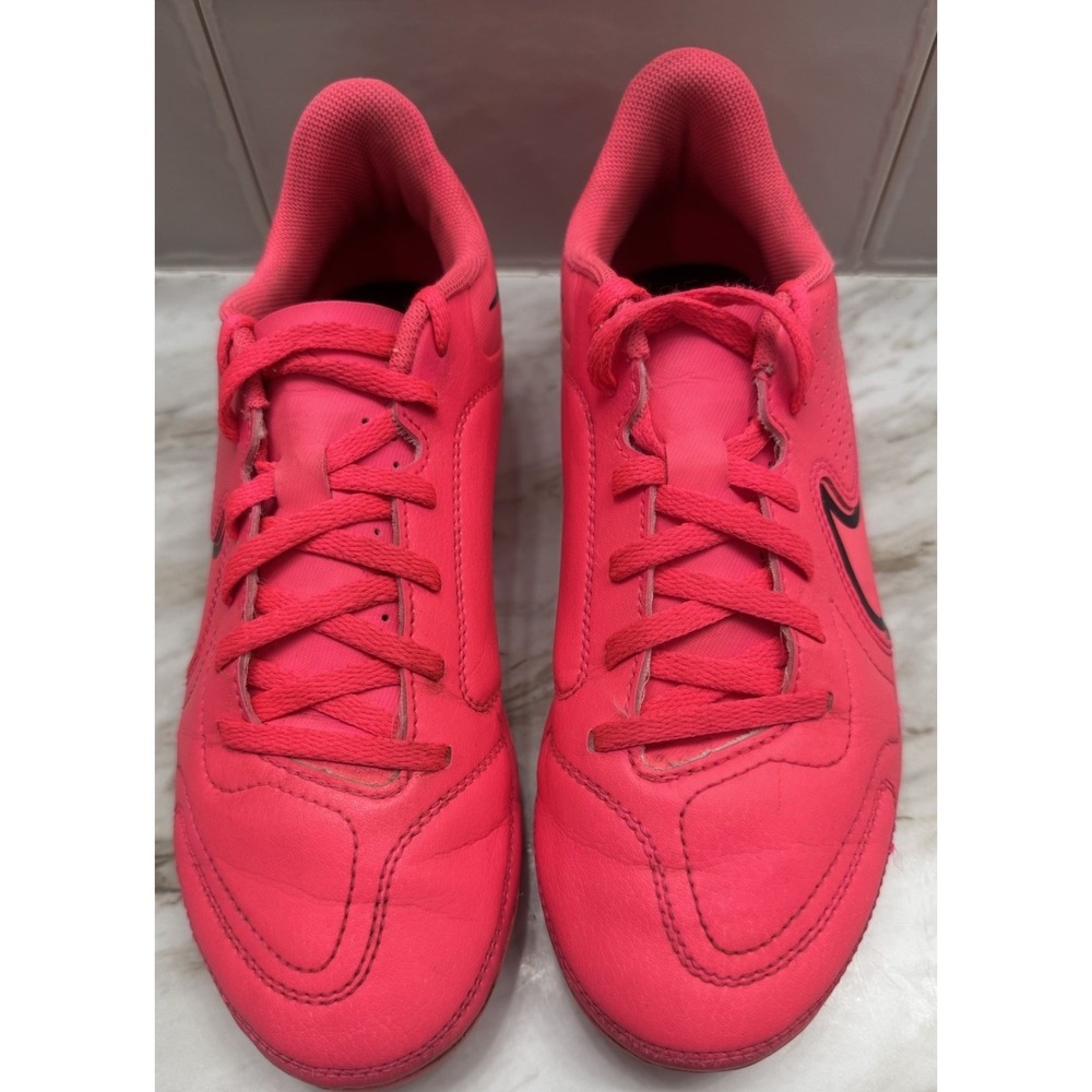 NIKE Tiempo Girl's‎ Size 6.0 Youth Pink Black Soccer Cleats Shoes 6.0Y